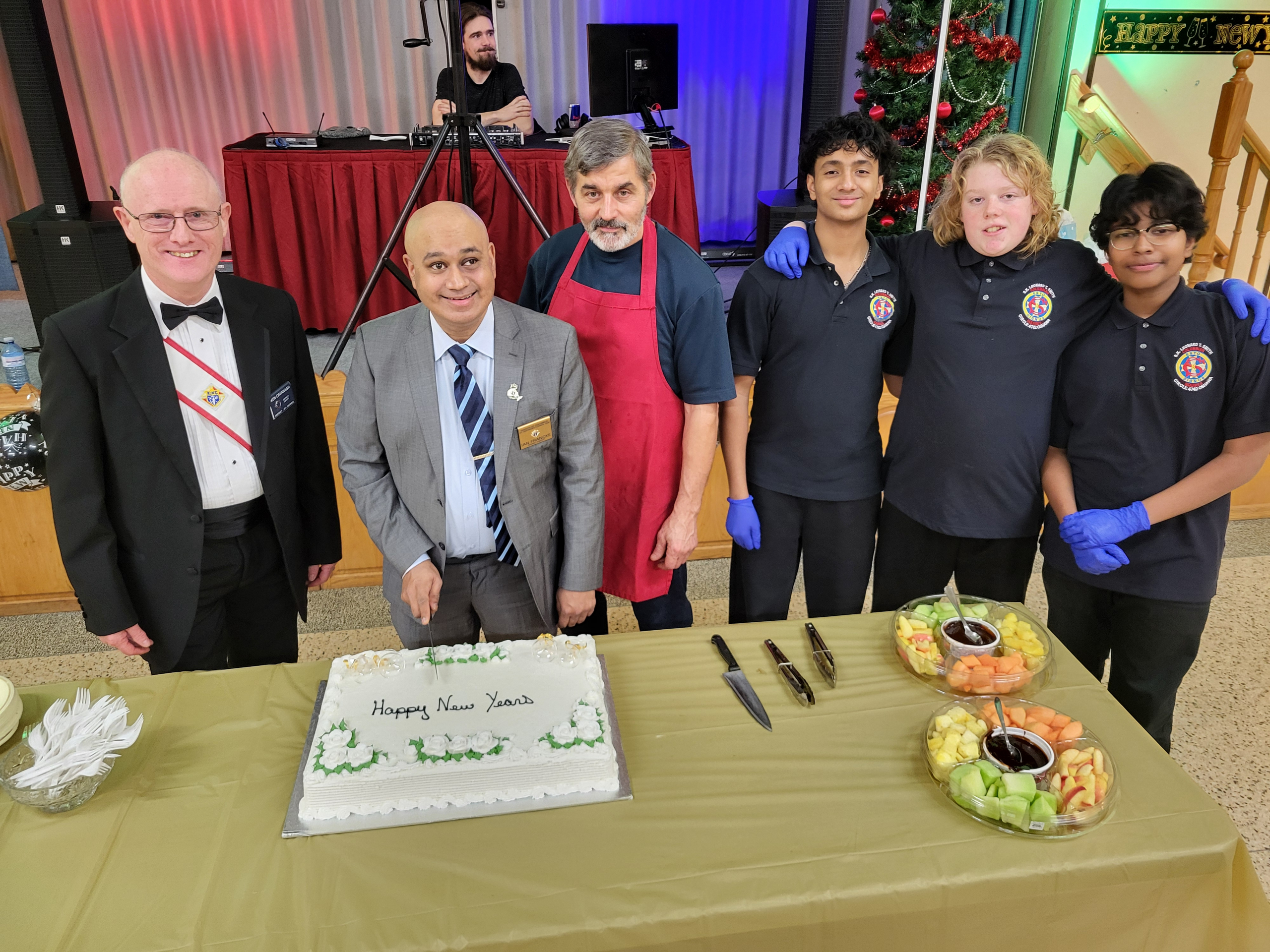 Dinner and Dance Charity. (L-R): D.D.36 Ken Cavanagh, Grand Knight Ian Francke, State Secretary Joe Bodnar and some of the Squires.